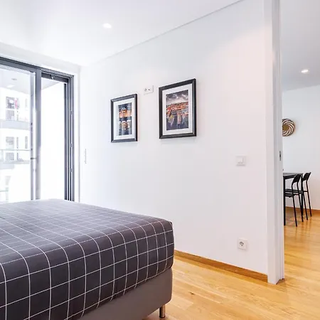 New Camoes Deluxe With Ac And Free Parking Apartment