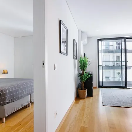New Camoes Deluxe With Ac And Free Parking Apartment *